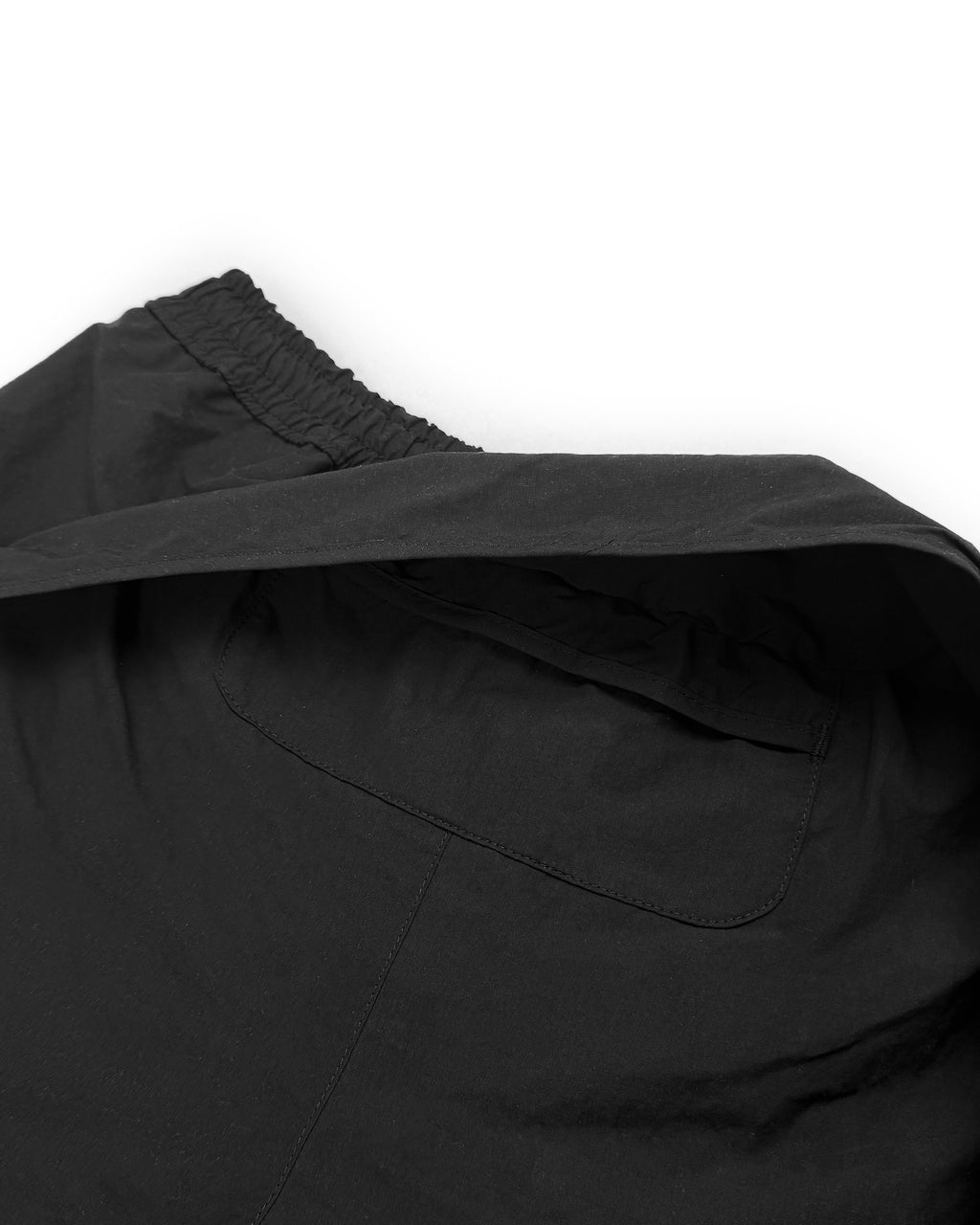 MITTE CARGO SHORTS - BLACK
