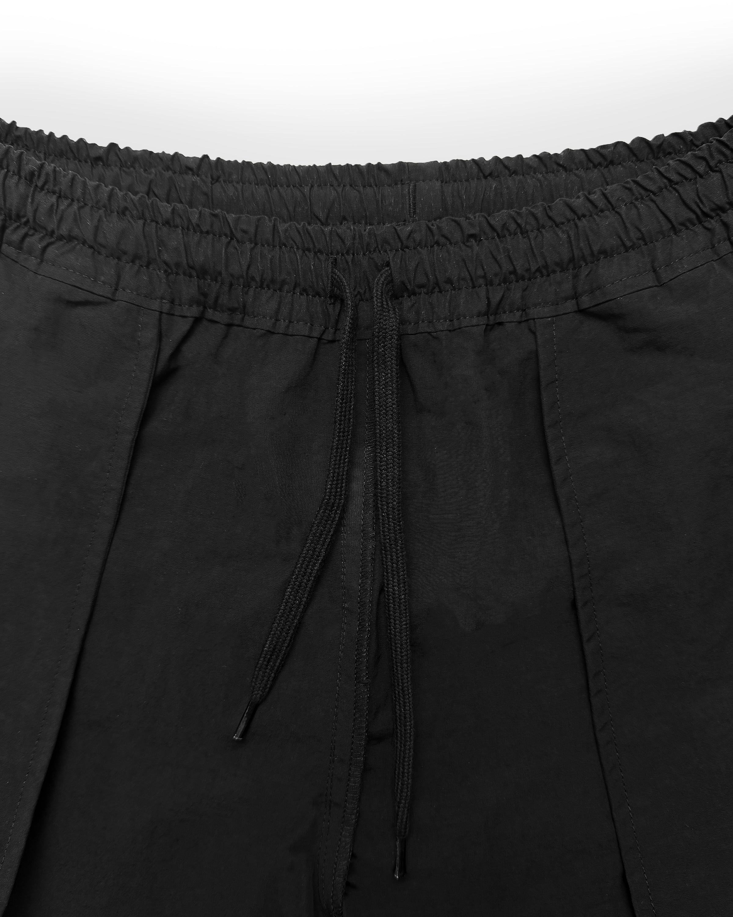 MITTE CARGO SHORTS - BLACK