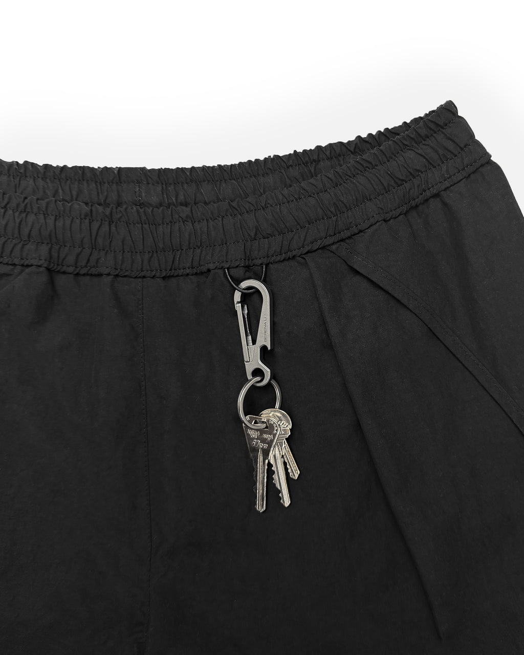 MITTE CARGO SHORTS - BLACK